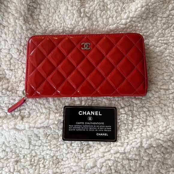 CHANEL Handbags - Like New CHANEL Red Patent Leather Zip Quilted Wallet w/Chanel Card